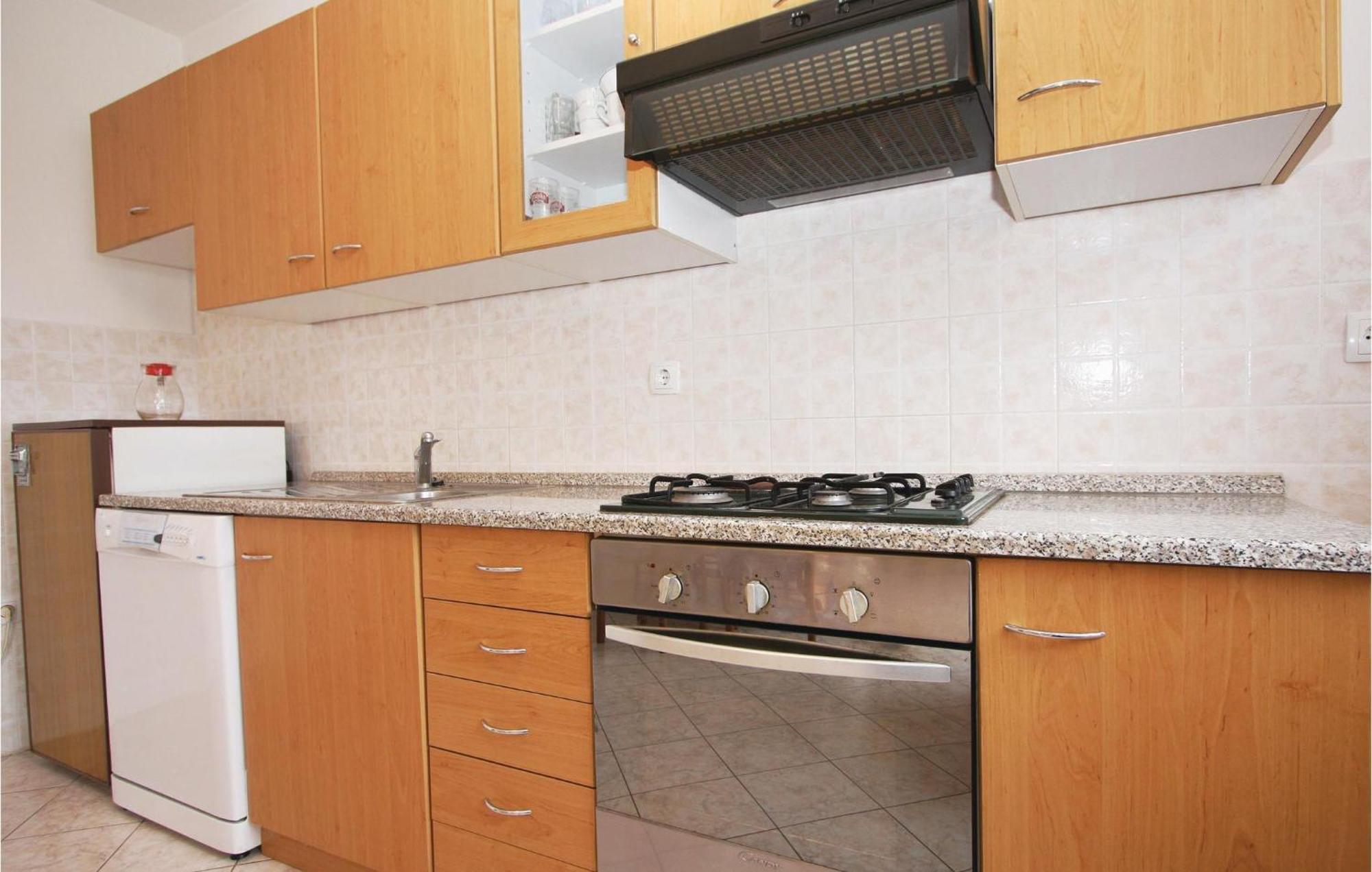 6 Bedroom Nice Home In Segotici Экстерьер фото
