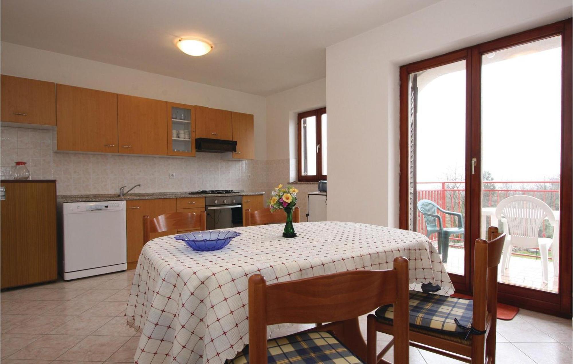 6 Bedroom Nice Home In Segotici Экстерьер фото