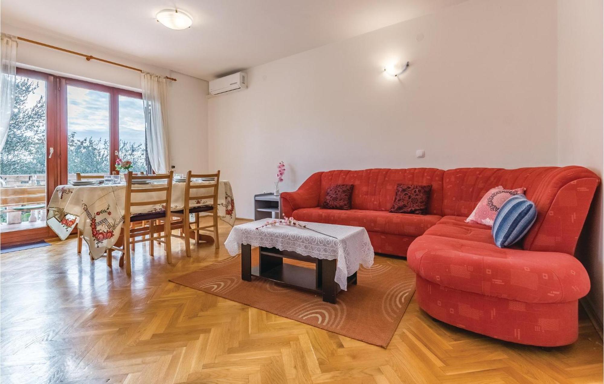 6 Bedroom Nice Home In Segotici Экстерьер фото
