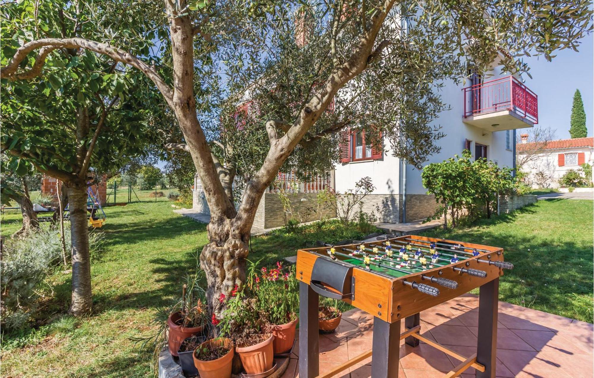 6 Bedroom Nice Home In Segotici Экстерьер фото