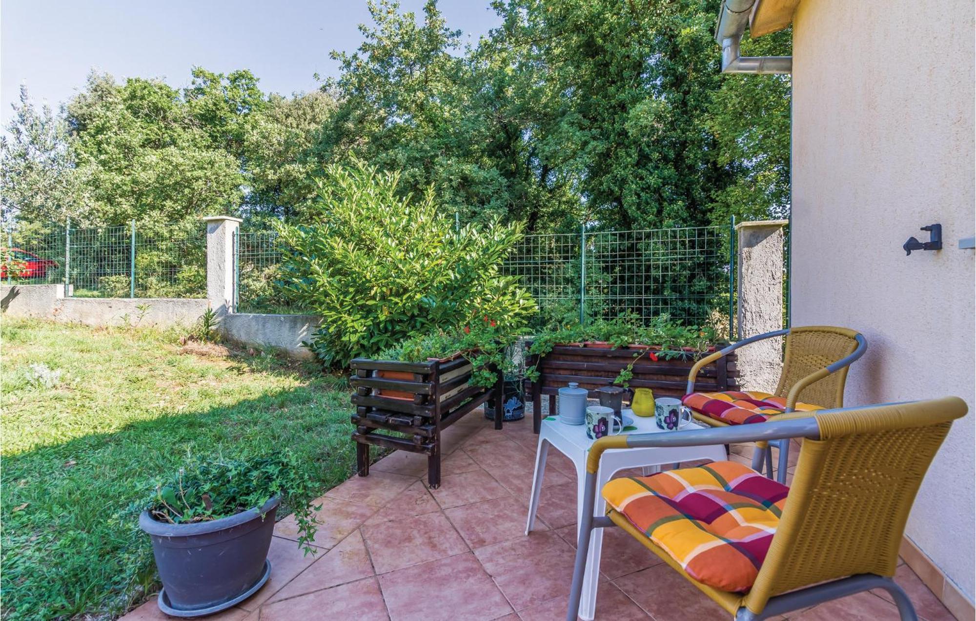 6 Bedroom Nice Home In Segotici Экстерьер фото