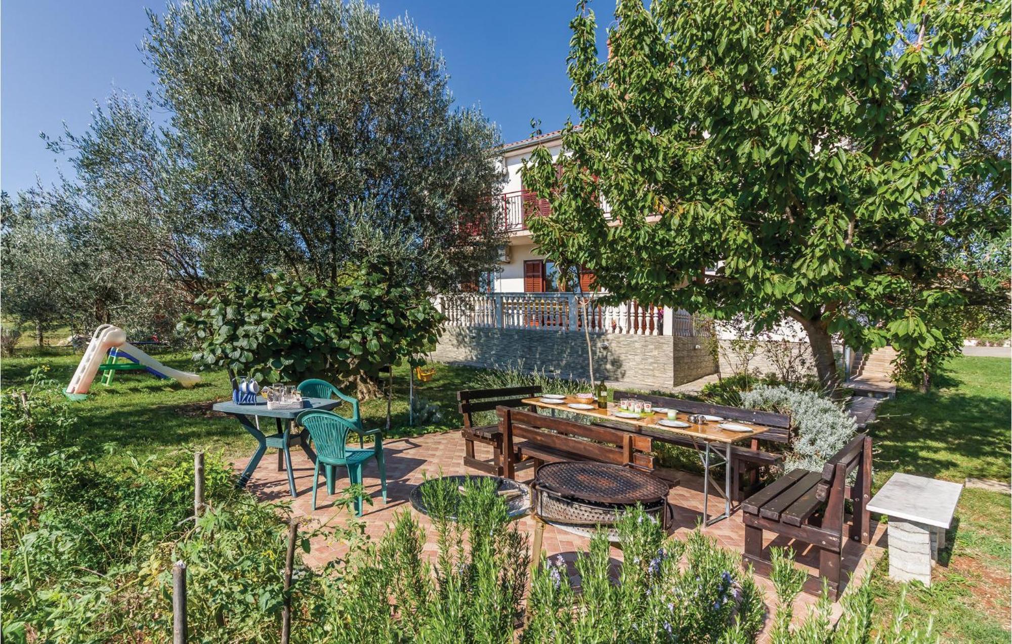 6 Bedroom Nice Home In Segotici Экстерьер фото
