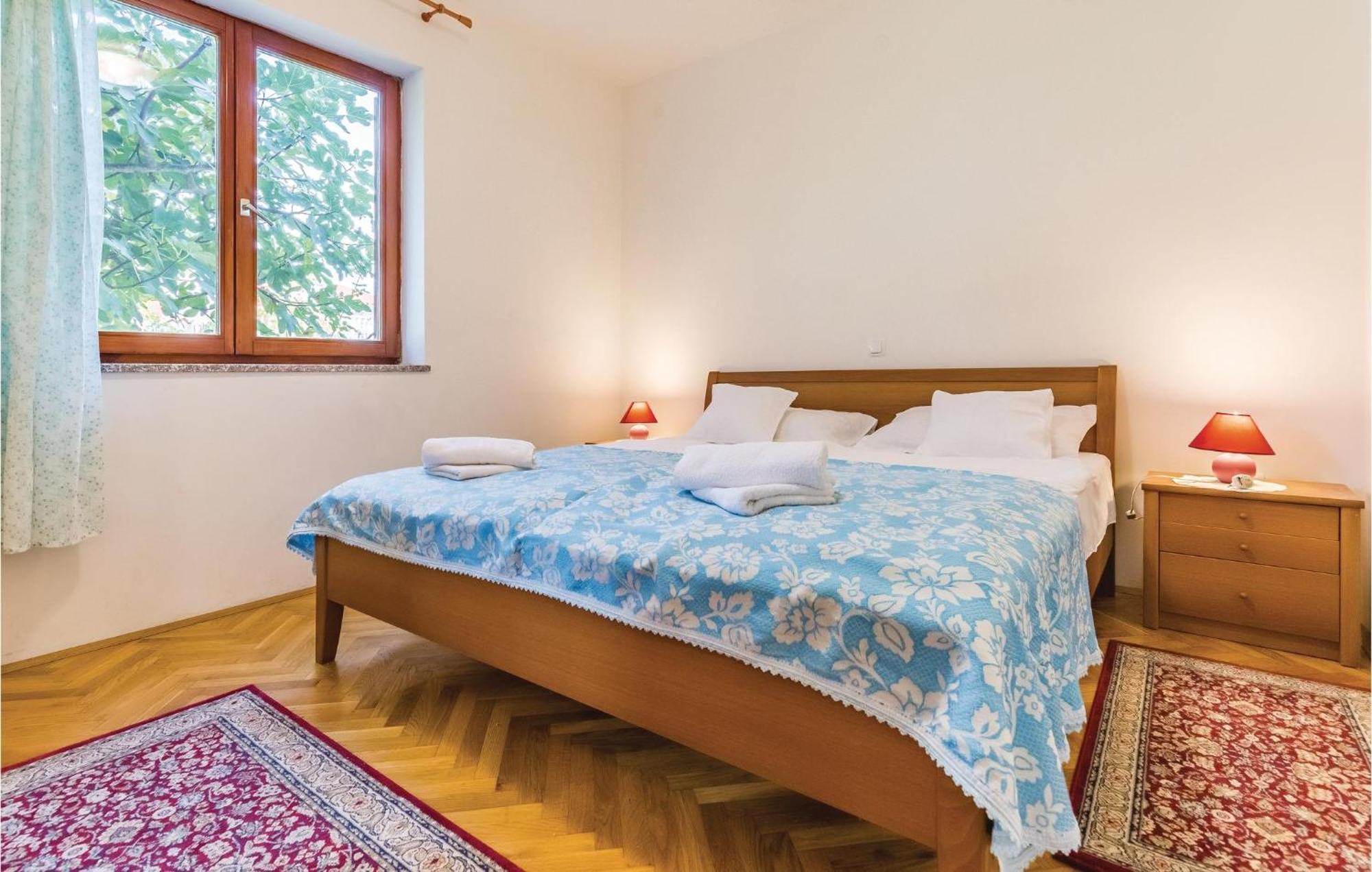 6 Bedroom Nice Home In Segotici Экстерьер фото