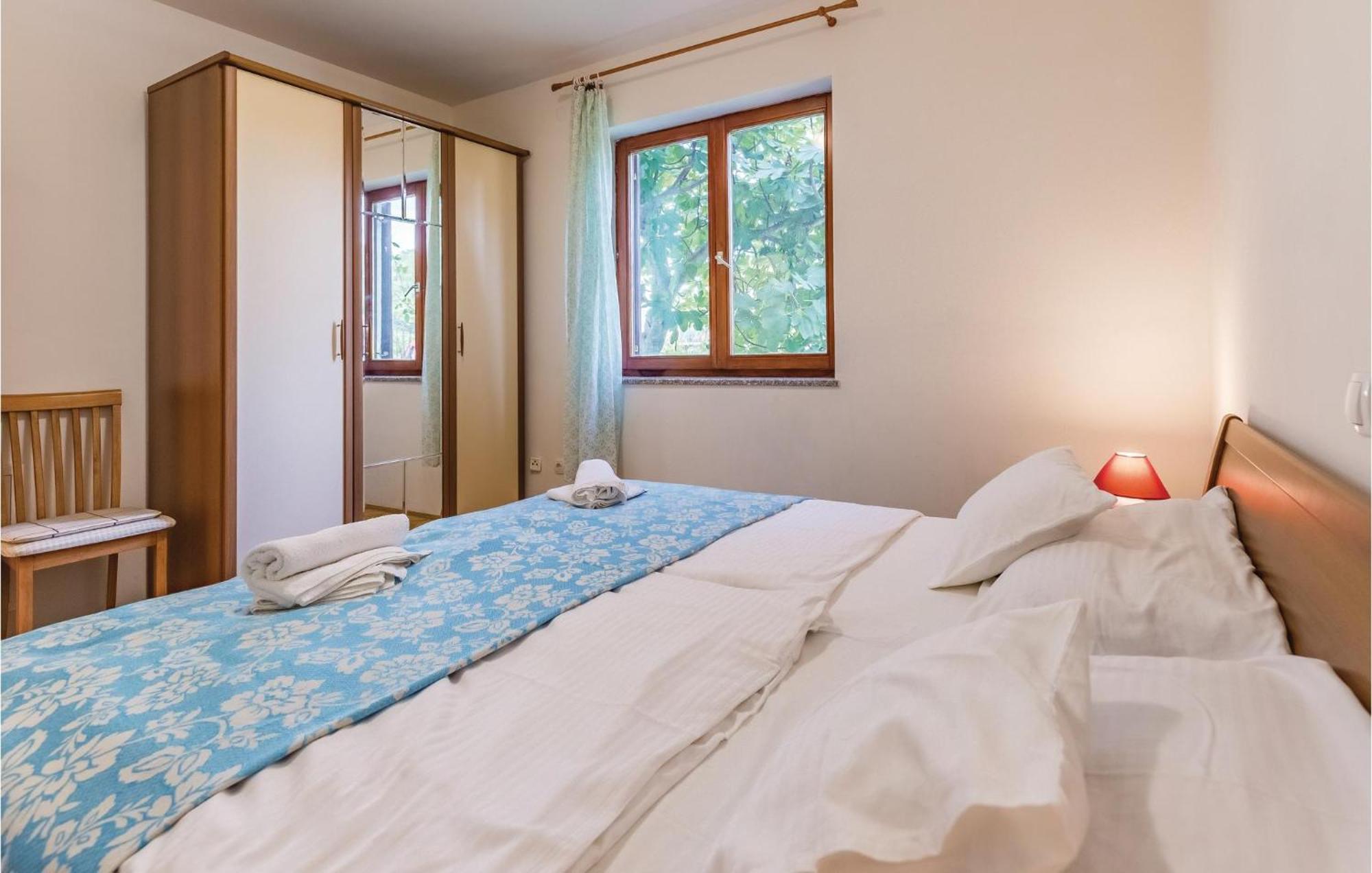 6 Bedroom Nice Home In Segotici Экстерьер фото